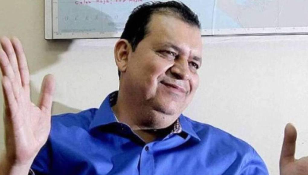 Periodista Orlando Ponce Morazán anuncia que se casará