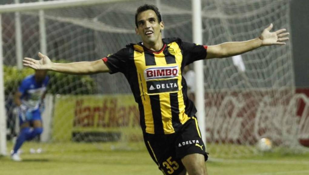 Bengtson se sigue acercando a récord de Wilmer Velásquez de máximo goleador