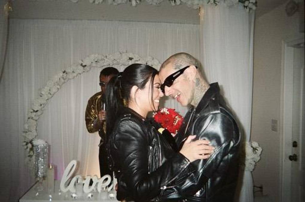 FOTOS: Así fue la boda de Kourtney Kardashian y Travis Barker