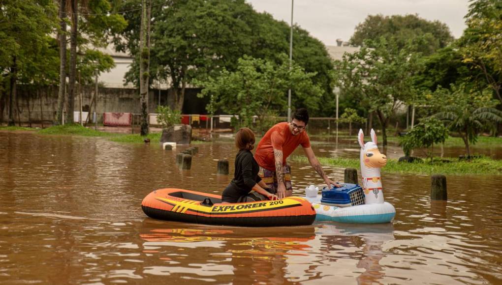Rescates a contrarreloj en Brasil para contener tragedia por inundaciones