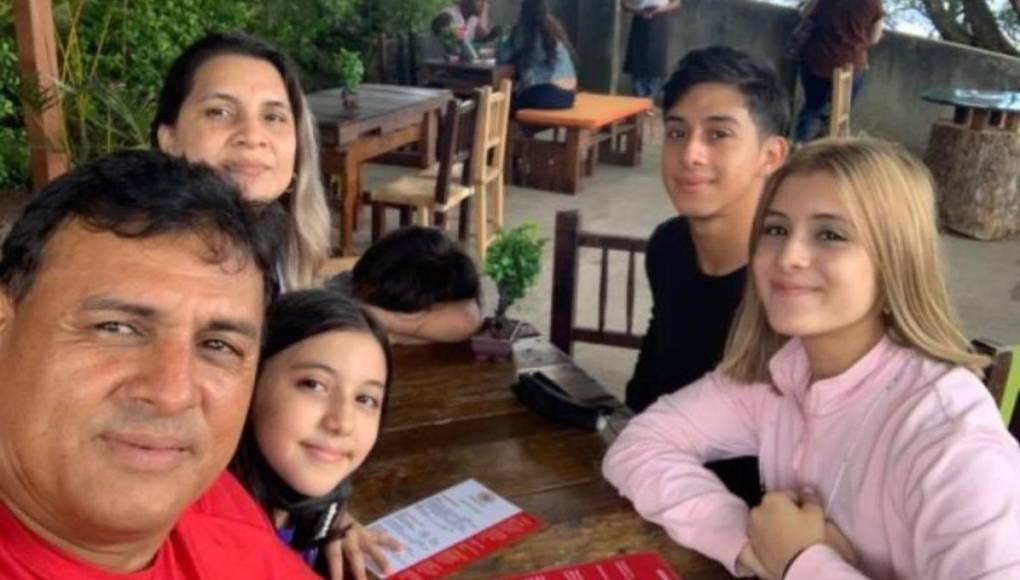 ¡Qué bella! Ella es la hija del exjugador y ahora entrenador Nene Obando