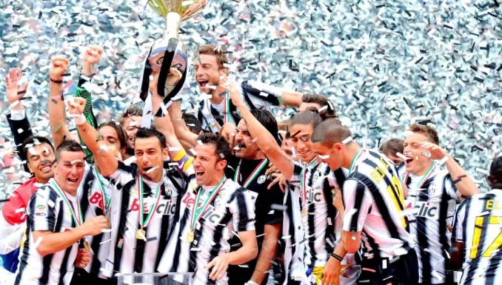 Bayer Leverkusen se mete a los equipos que se han coronado campeón invicto