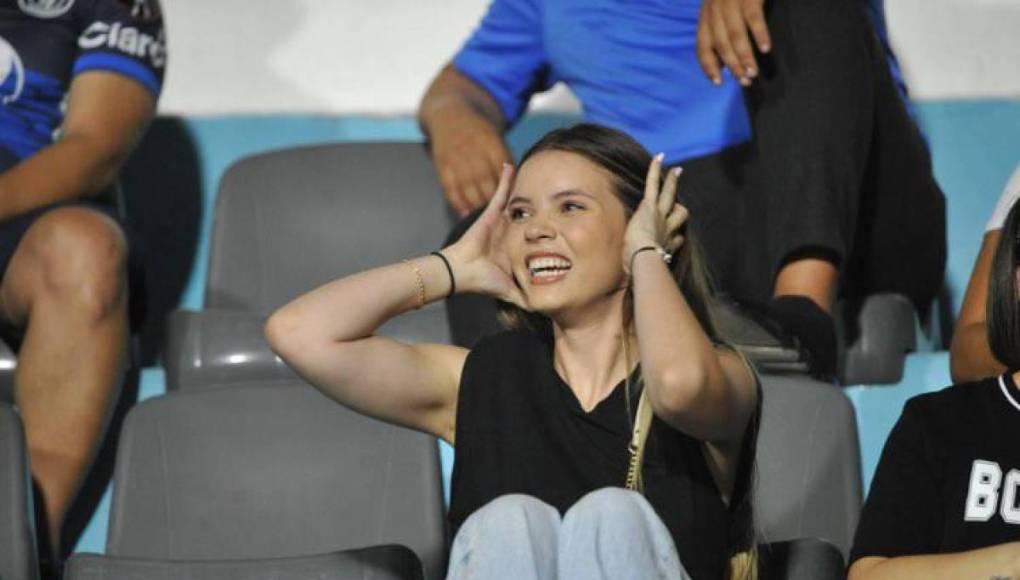 Bella novia de Auzmendi es vista en el Nacional y lo que ‘filtraron’ jugadores de Motagua