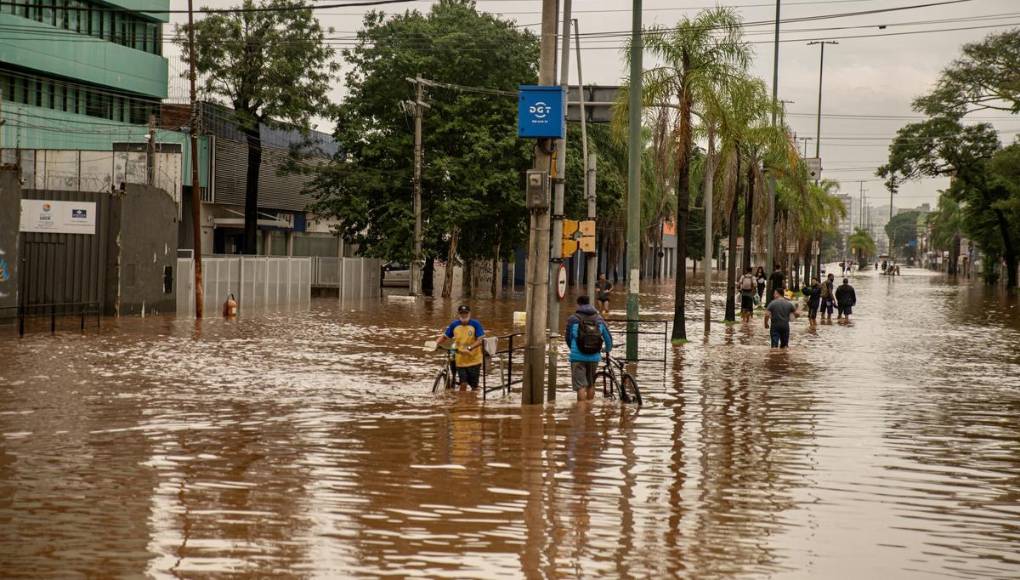 Rescates a contrarreloj en Brasil para contener tragedia por inundaciones