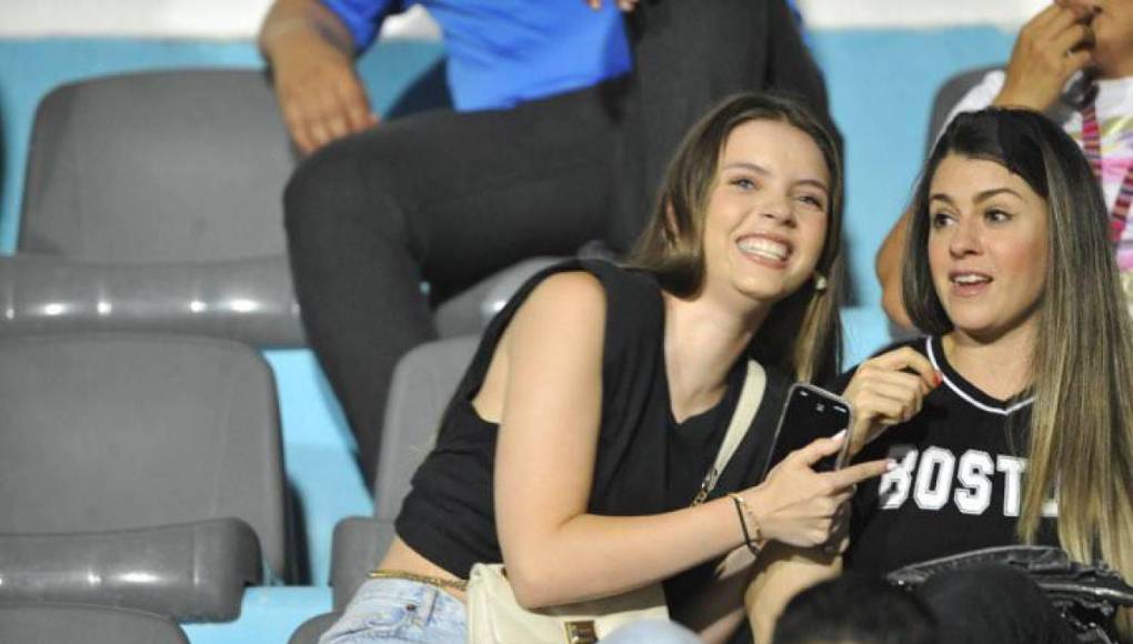 Bella novia de Auzmendi es vista en el Nacional y lo que ‘filtraron’ jugadores de Motagua