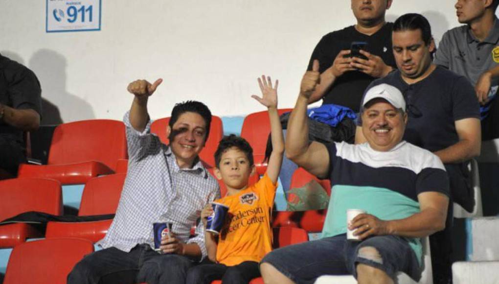 Bella novia de Auzmendi es vista en el Nacional y lo que ‘filtraron’ jugadores de Motagua