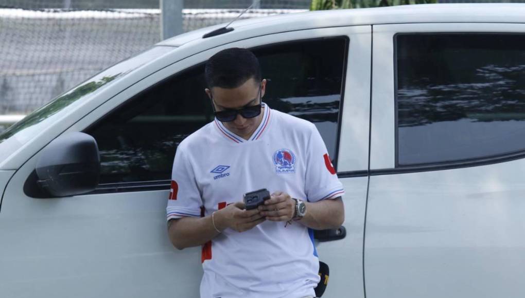 Aficionado de Olimpia se mete a entreno de Marathón y esta fue la reacción de los jugadores
