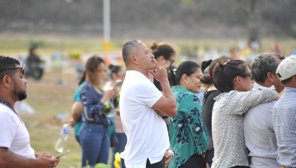 En medio de dolor y consternación, dan último adiós a hijo del exfutbolista Rubén Matamoros