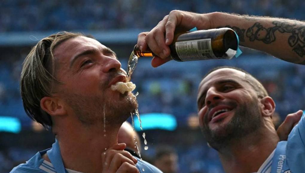 Grealish ebrio y así fue captado: la ‘loca’ fiesta del City campeón de Premier