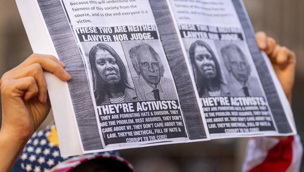 Juicio de Trump: a favor y en contra protestan afuera del tribunal en NY