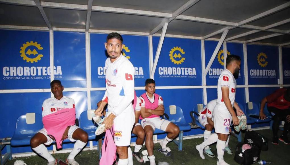 El enfado de Troglio tras la suspensión de UPN-Olimpia y respuesta del técnico de UPN