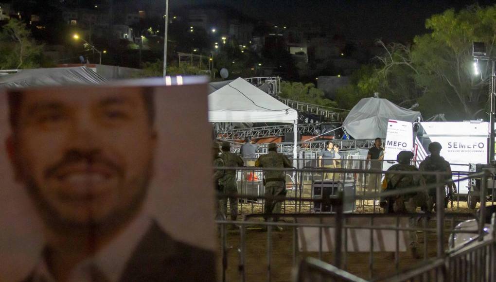Las imágenes que dejó el colapso de un escenario en mitin político en México; hay 9 muertos