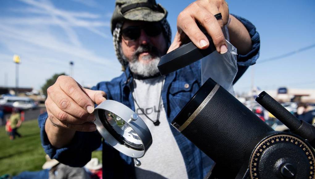 Estados Unidos deslumbrado por el eclipse solar total de este lunes