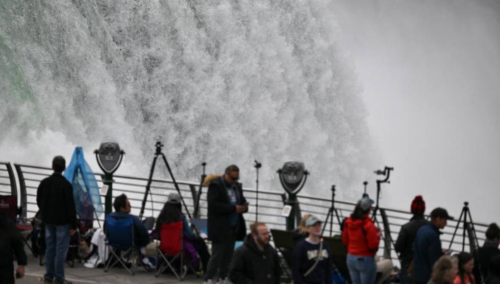 Estados Unidos deslumbrado por el eclipse solar total de este lunes