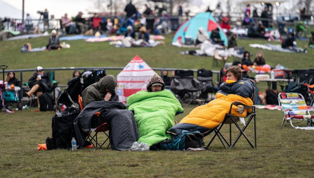 Estados Unidos deslumbrado por el eclipse solar total de este lunes