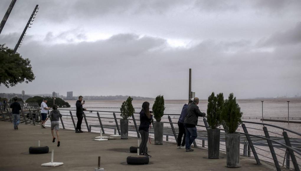 Suman 56 muertos en el sur de Brasil por desastre climático