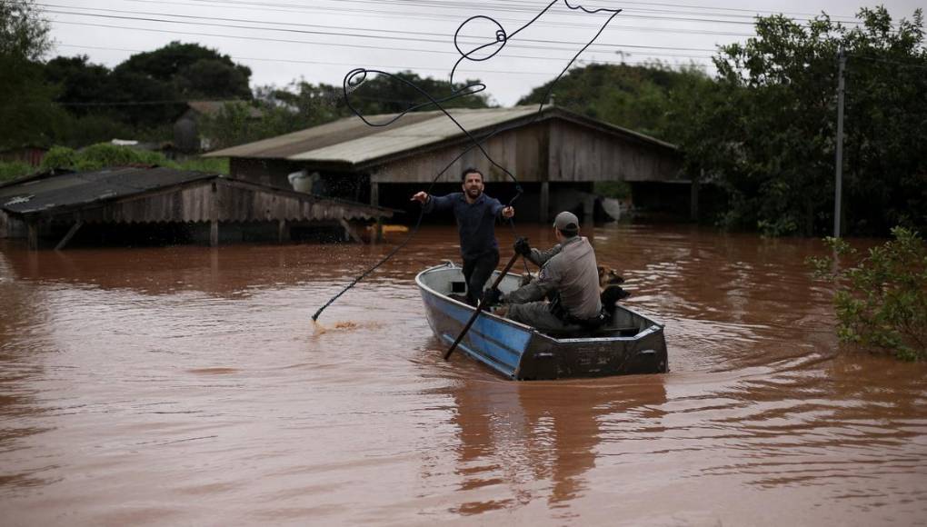 Suman 56 muertos en el sur de Brasil por desastre climático