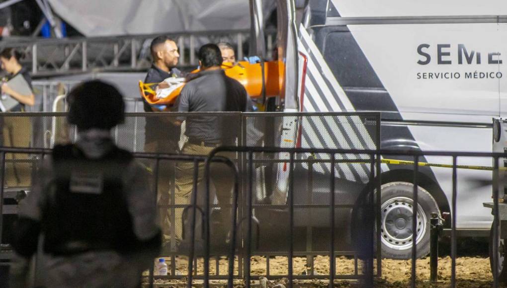 Las imágenes que dejó el colapso de un escenario en mitin político en México; hay 9 muertos