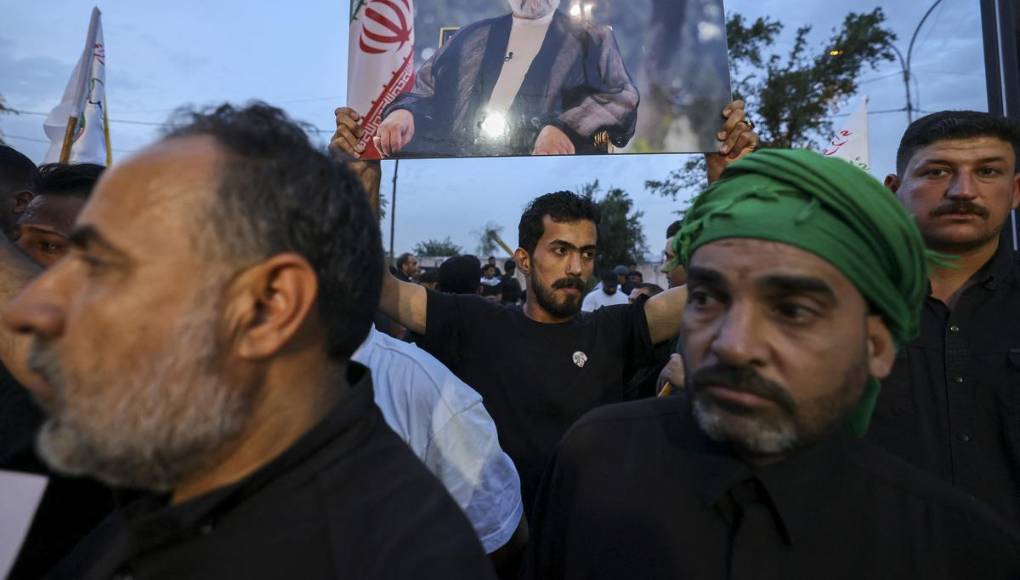 Las imágenes del multitudinario funeral del presidente de Irán, Ebrahim Raisi