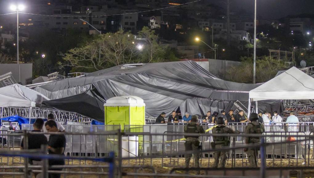 Las imágenes que dejó el colapso de un escenario en mitin político en México; hay 9 muertos