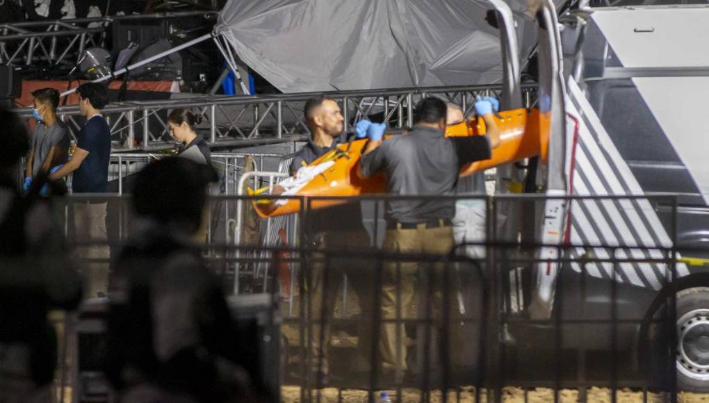 Las imágenes que dejó el colapso de un escenario en mitin político en México; hay 9 muertos