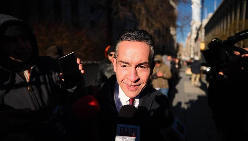 Confiados en convencer al jurado: así llegó defensa de JOH a la Corte para inicio del juicio