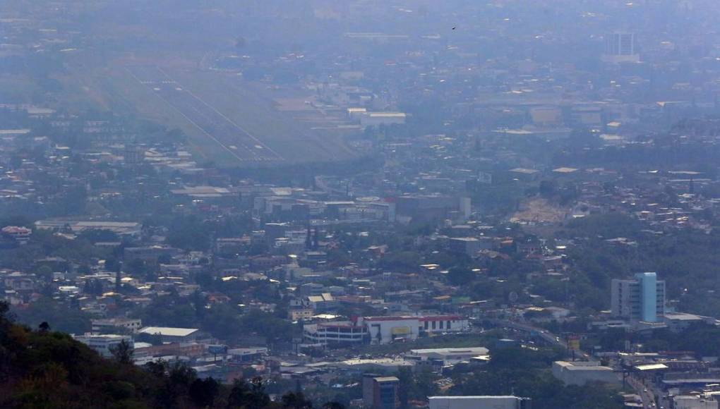 Así luce Tegucigalpa este sábado por la capa de humo