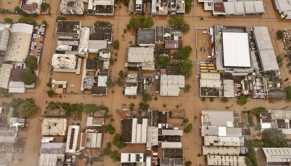 Rescates a contrarreloj en Brasil para contener tragedia por inundaciones