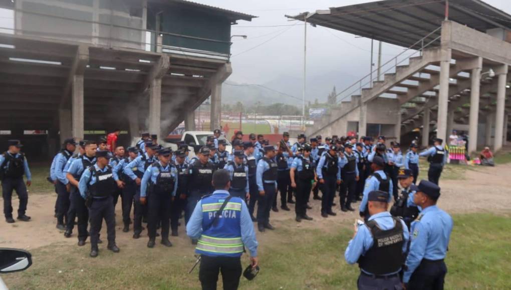 Locura en Tocoa con llegada del Olimpia y la sorpresa para Jerry Bengtson