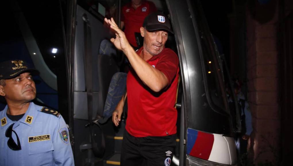 El enfado de Troglio tras la suspensión de UPN-Olimpia y respuesta del técnico de UPN