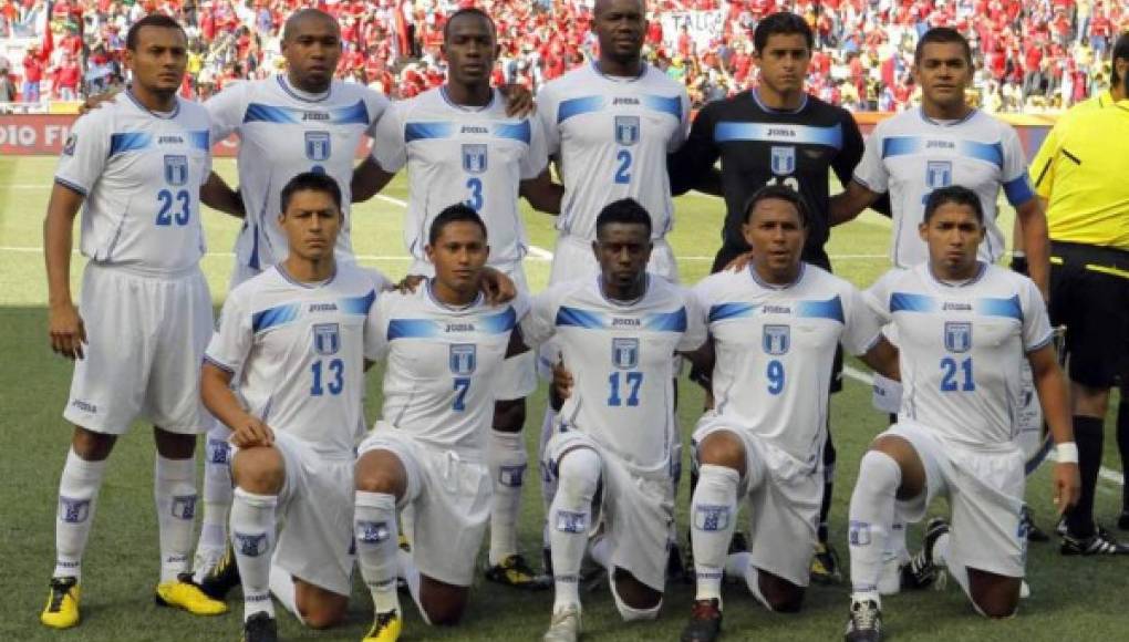 Evolución de los uniformes de la Selección de Honduras en eliminatorias mundialistas