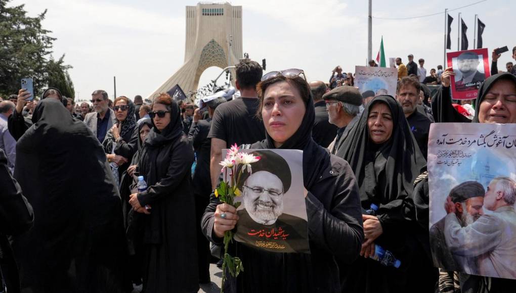 Las imágenes del multitudinario funeral del presidente de Irán, Ebrahim Raisi