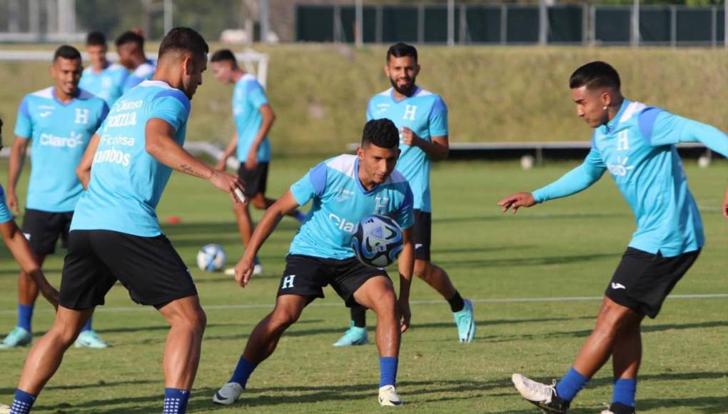 Honduras entrenó ya pensando en Costa Rica con varias sorpresas
