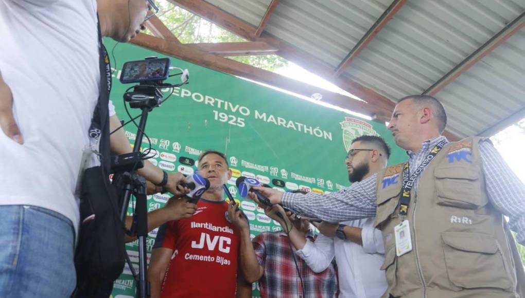Aficionado de Olimpia se mete a entreno de Marathón y esta fue la reacción de los jugadores