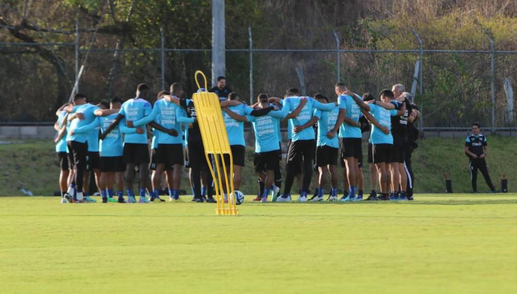 Honduras entrenó ya pensando en Costa Rica con varias sorpresas