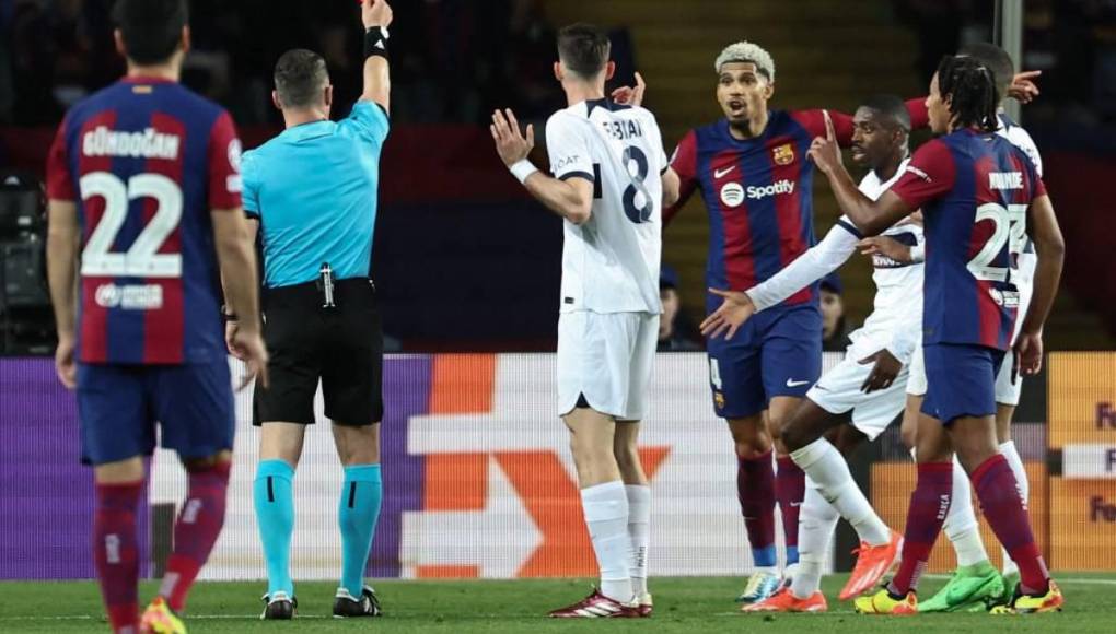 Gündogan señala a los culpables de la derrota de Barcelona ante PSG