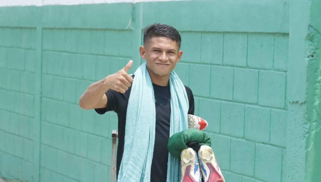 Aficionado de Olimpia se mete a entreno de Marathón y esta fue la reacción de los jugadores