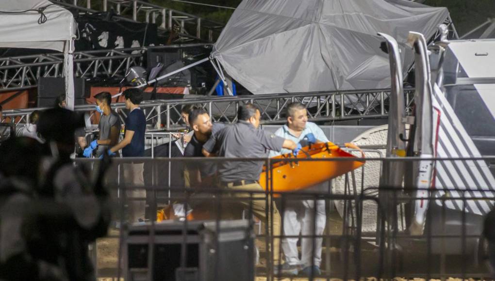 Las imágenes que dejó el colapso de un escenario en mitin político en México; hay 9 muertos