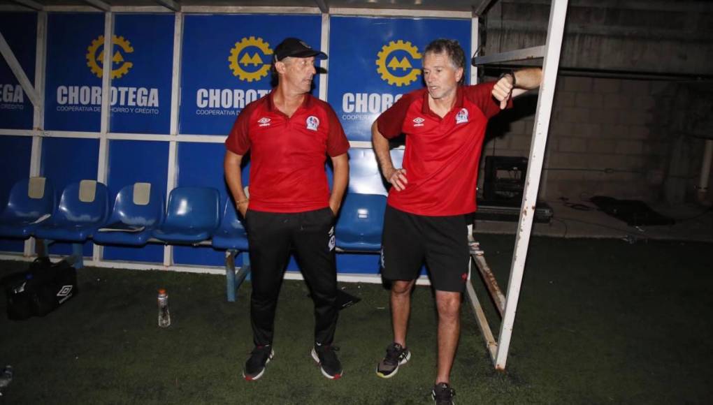 El enfado de Troglio tras la suspensión de UPN-Olimpia y respuesta del técnico de UPN