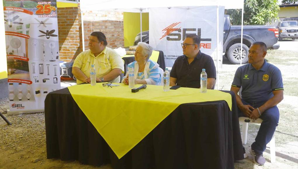 Real España inaugura camerino para jugadores de sus reservas