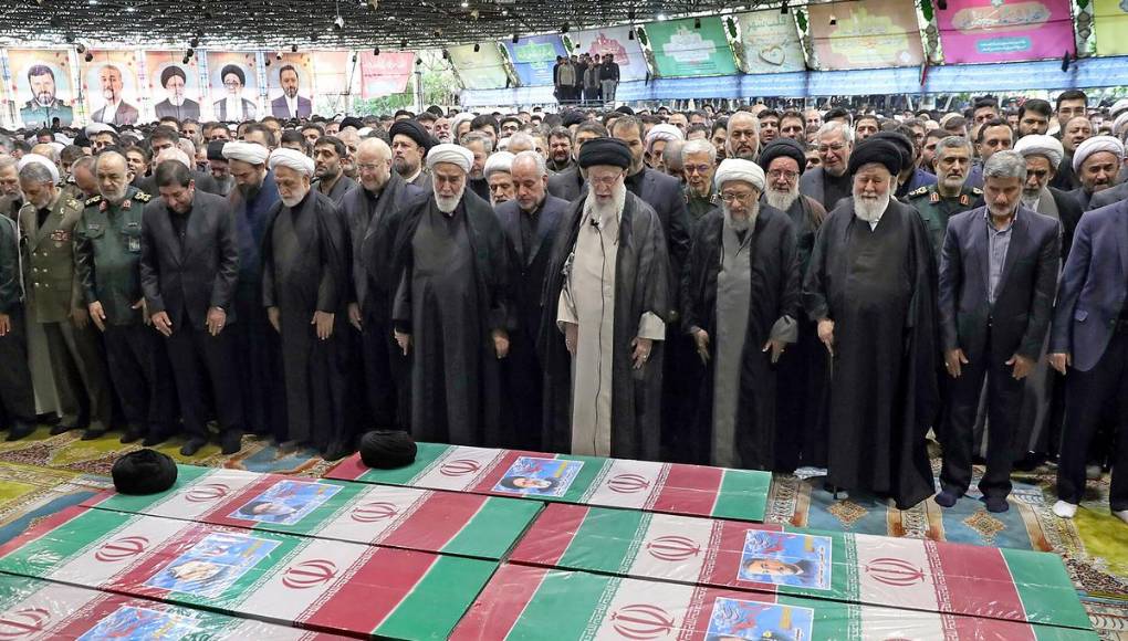 Las imágenes del multitudinario funeral del presidente de Irán, Ebrahim Raisi