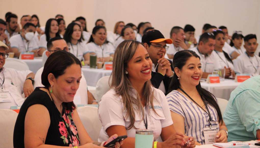 Todo incluido tenía la capacitación VIP del Instituto de la Propiedad en hotel de Tela