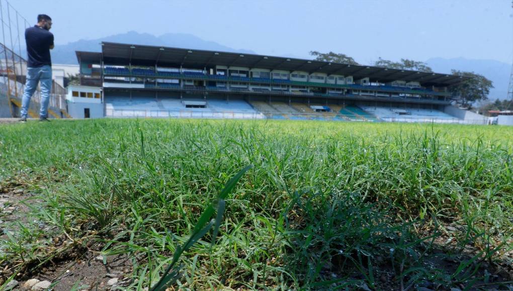 Cancha del estadio Morazán ya casi está lista, ahora pulen camerinos y gradería