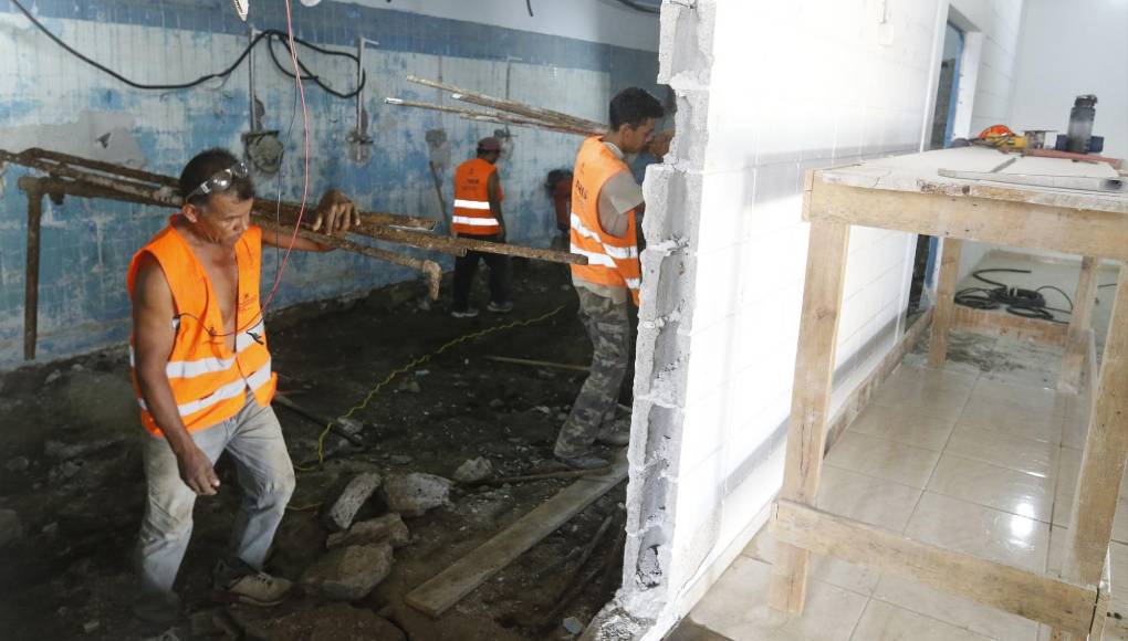 Cancha del estadio Morazán ya casi está lista, ahora pulen camerinos y gradería