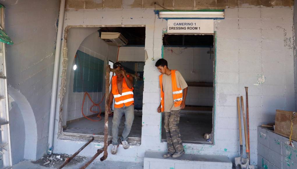 Cancha del estadio Morazán ya casi está lista, ahora pulen camerinos y gradería