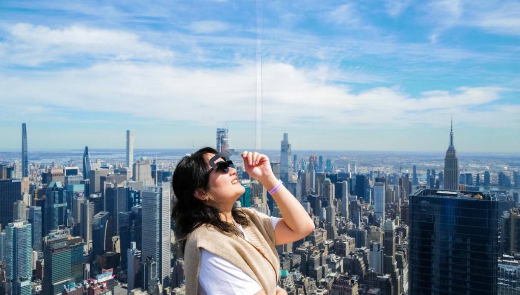 Estados Unidos deslumbrado por el eclipse solar total de este lunes