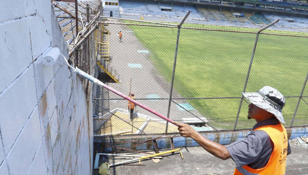 Cancha del estadio Morazán ya casi está lista, ahora pulen camerinos y gradería