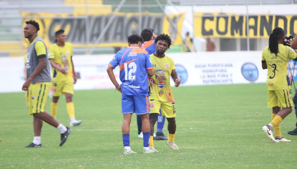 La tristeza de jugadores del Vida y UPN al no poder asegurar categoría en primera división