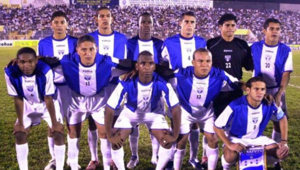 Evolución de los uniformes de la Selección de Honduras en eliminatorias mundialistas