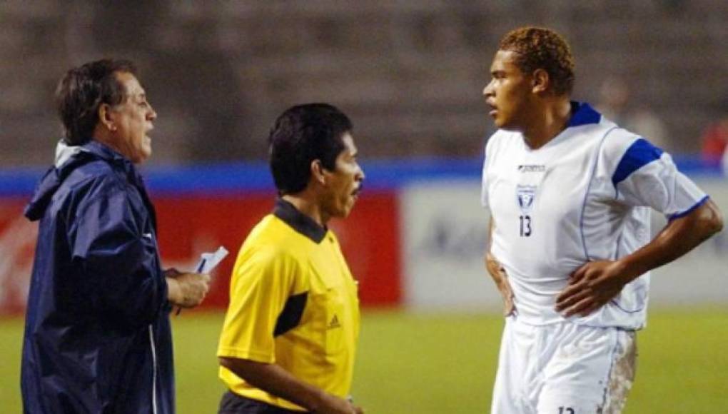 Evolución de los uniformes de la Selección de Honduras en eliminatorias mundialistas